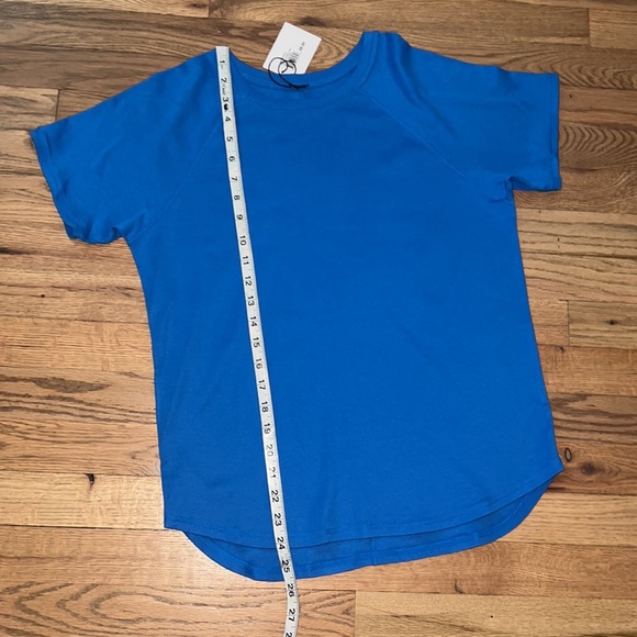 NWT Bandier All Access Dynamic Tee Size Small - Picture 4 of 5